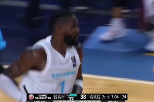 在NBA装软？艾顿代表巴哈马打FIBA各种暴扣 硬得就像奥尼尔😍